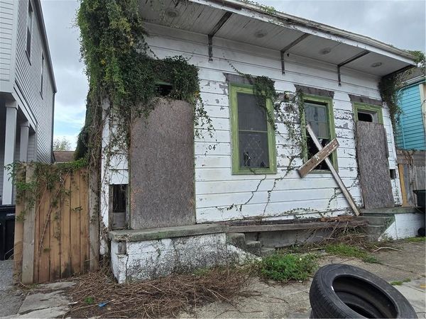 1904 06 DUMAINE Street, New Orleans, LA 70116