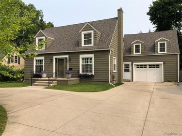 950 W LINCOLN Street, Birmingham, MI 48009