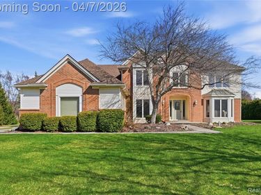 3600 Aynsley Drive, Rochester Hills, MI 48306
