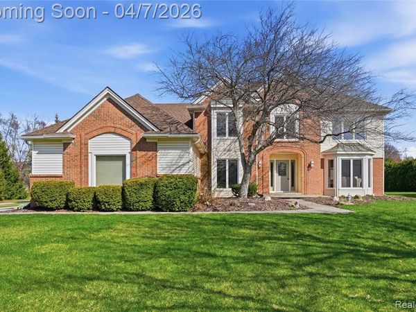3600 Aynsley Drive, Rochester Hills, MI 48306