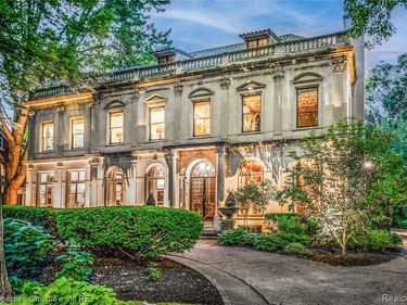 2150 Iroquois Street, Detroit, MI 48201