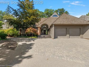 40 Scenic Oaks Drive N, Bloomfield Hills, MI 48304