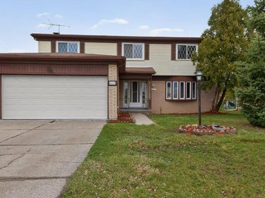 4667 Bloomfield Drive, Sterling Heights, MI 48310