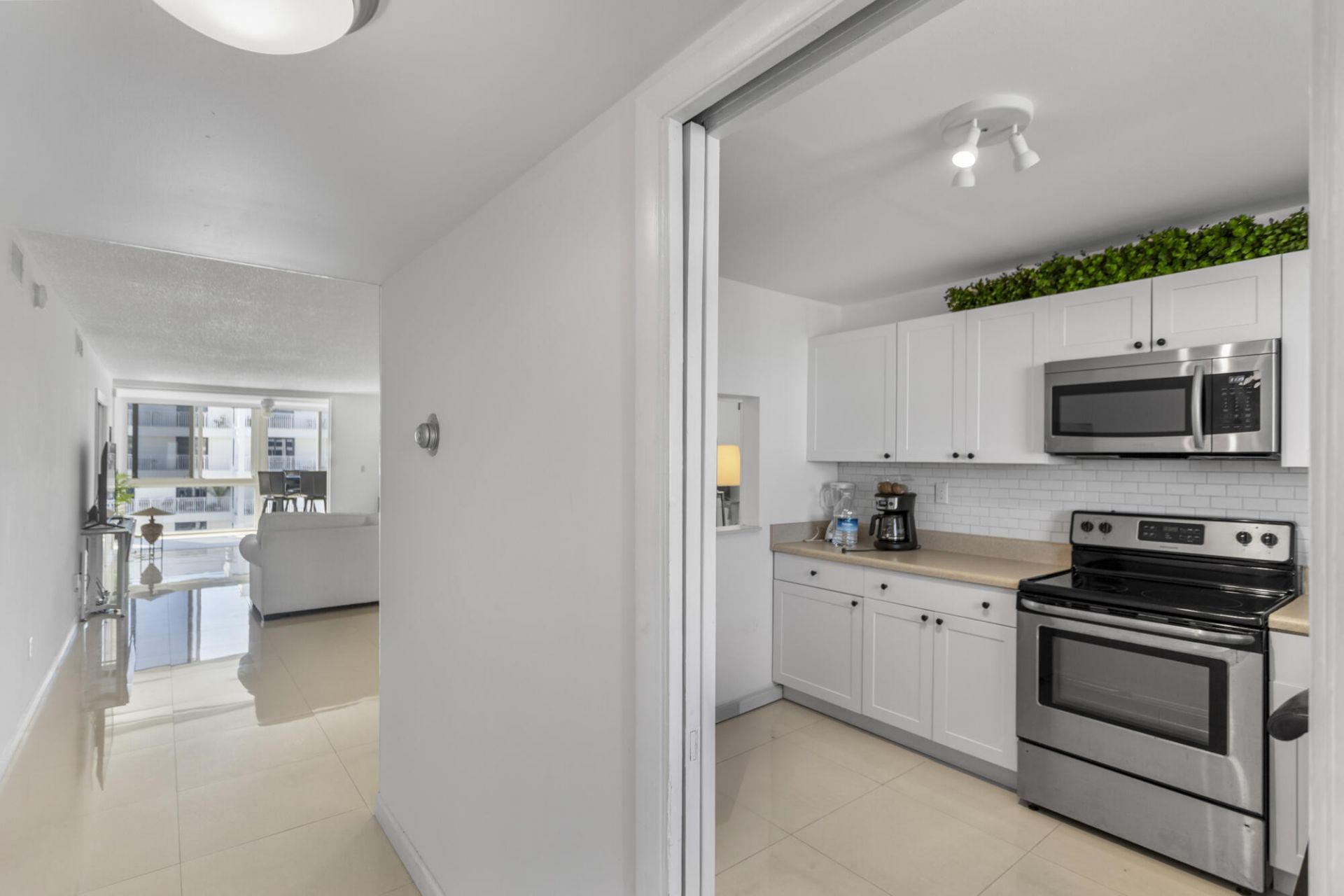 3100 NE 49th Street, Unit 1008, Fort Lauderdale, FL 33308 Photo