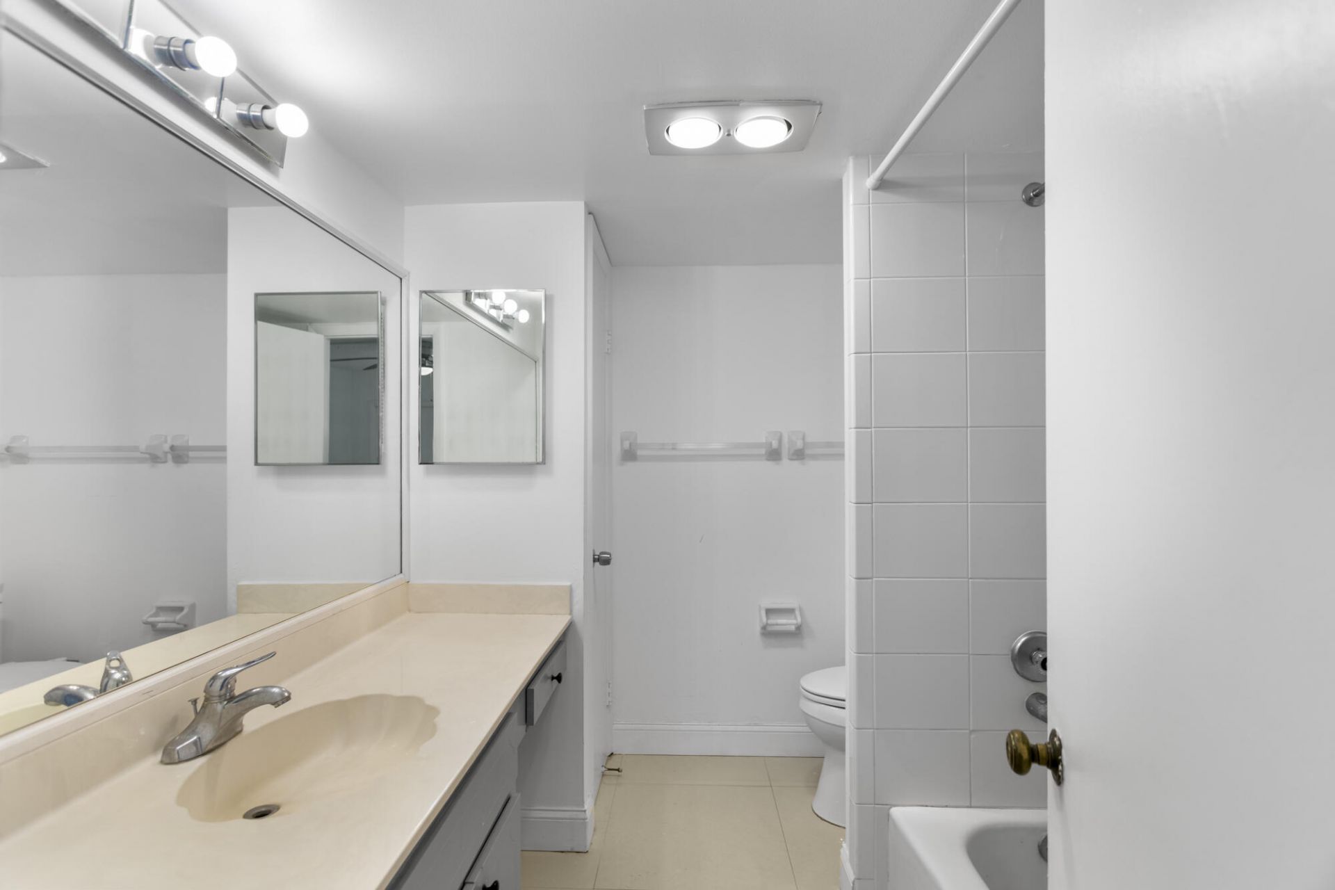 3100 NE 49th Street, Unit 1008, Fort Lauderdale, FL 33308 Photo