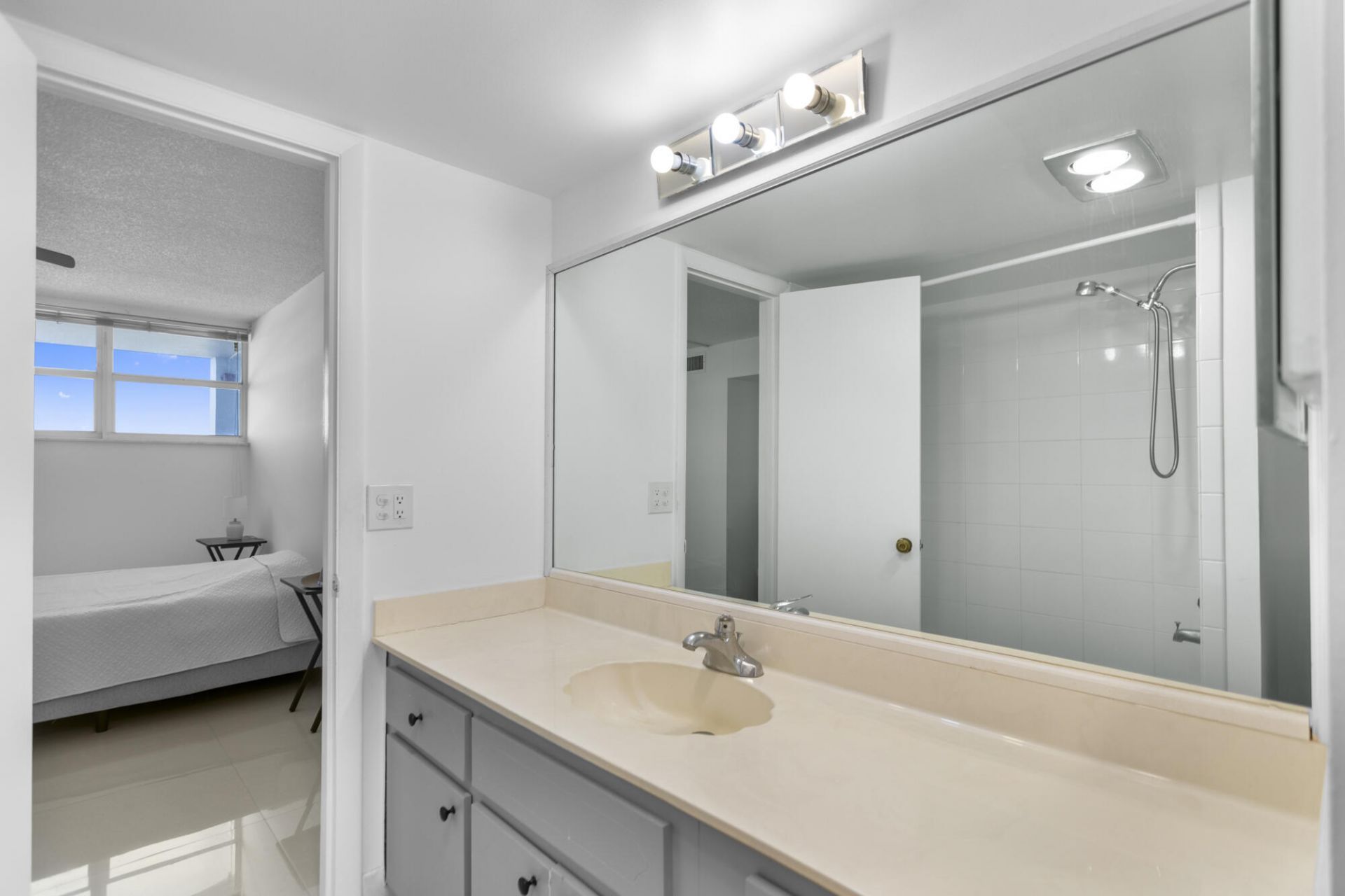 3100 NE 49th Street, Unit 1008, Fort Lauderdale, FL 33308 Photo