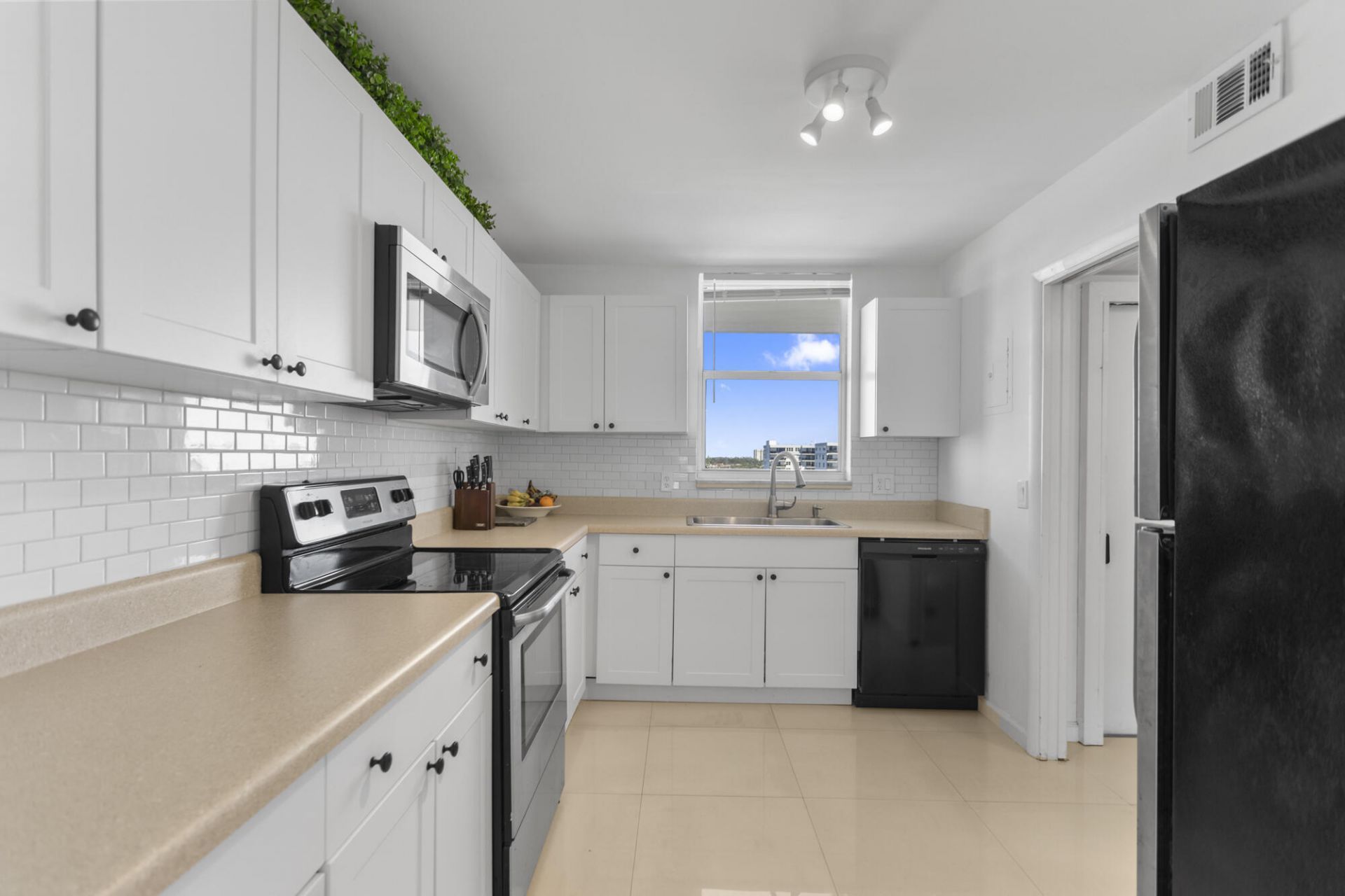 3100 NE 49th Street, Unit 1008, Fort Lauderdale, FL 33308 Photo