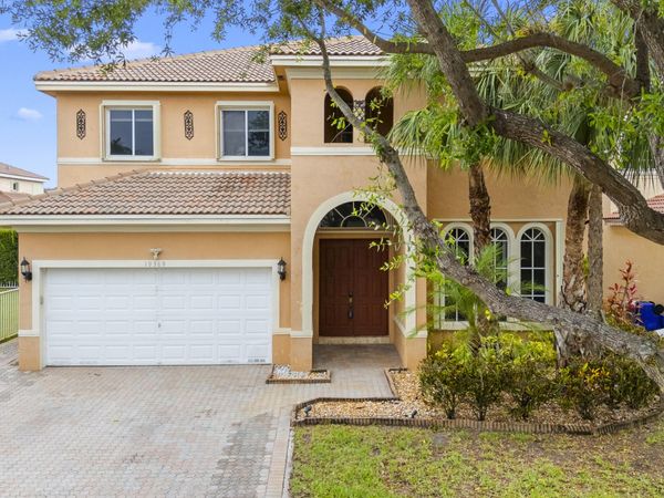 19389 SW 64th Street, Pembroke Pines, FL 33332