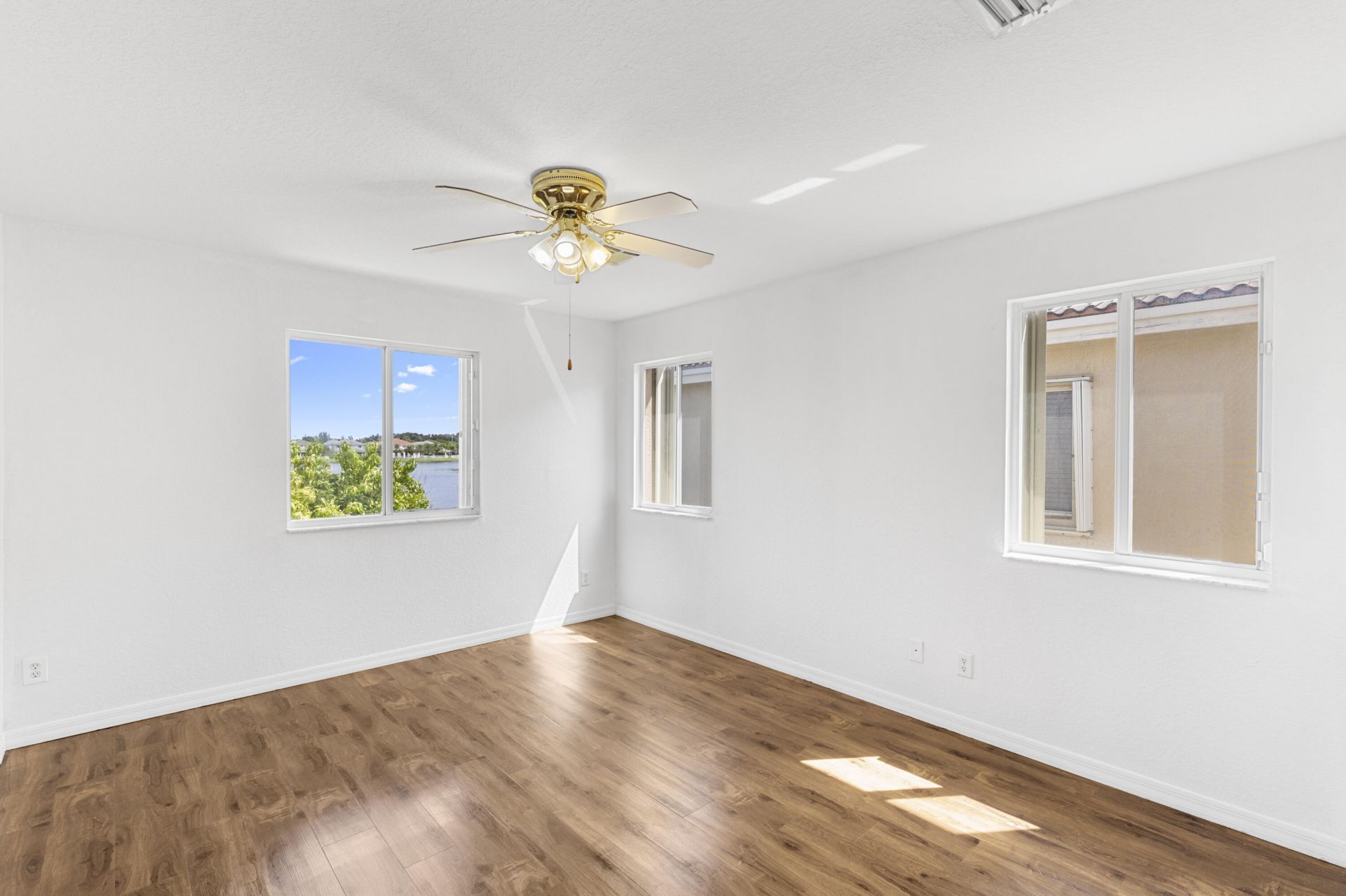 19389 SW 64th Street, Pembroke Pines, FL 33332 Photo