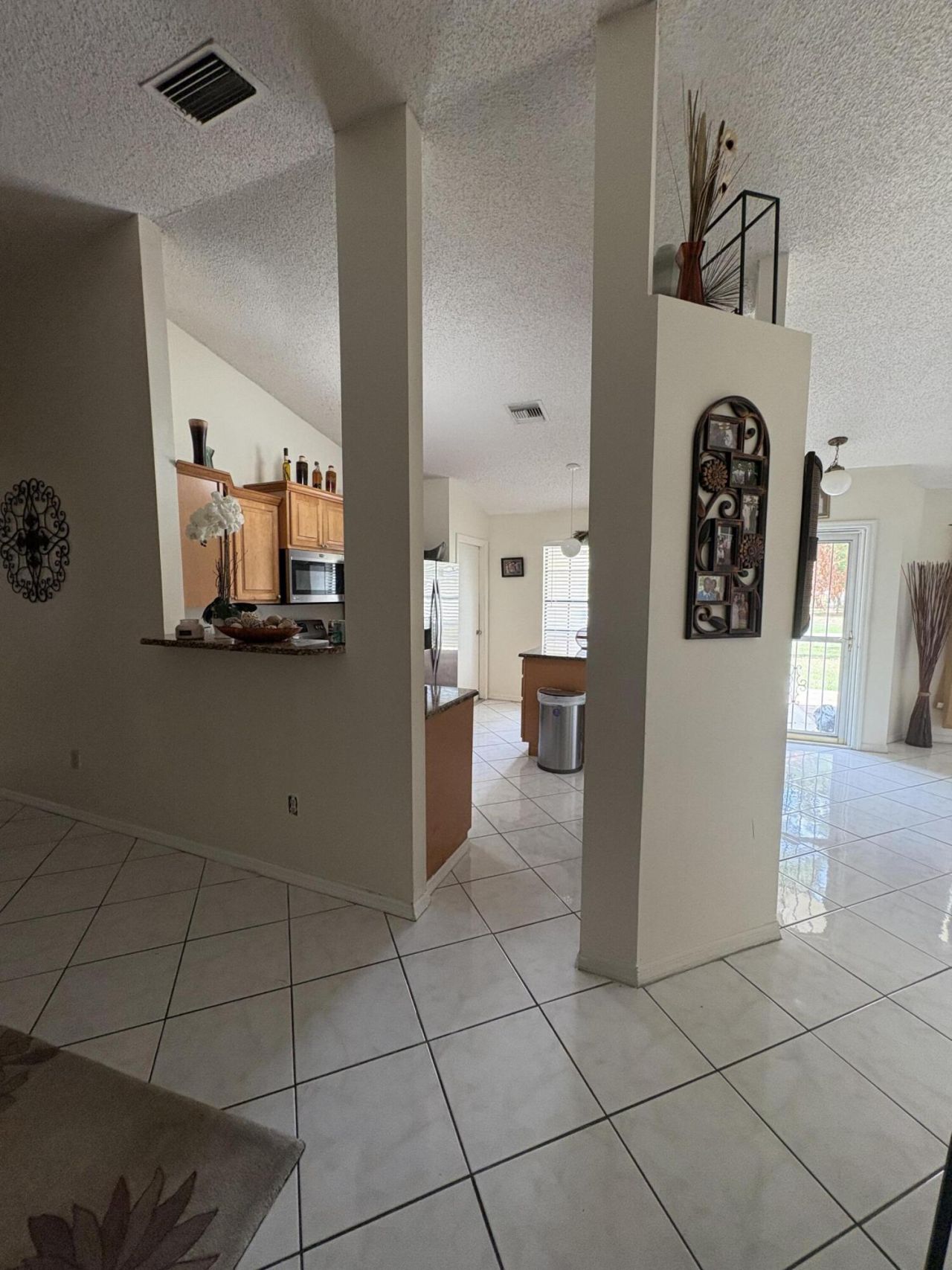 537 NW Biscayne Drive, Port Saint Lucie, FL 34983 Photo