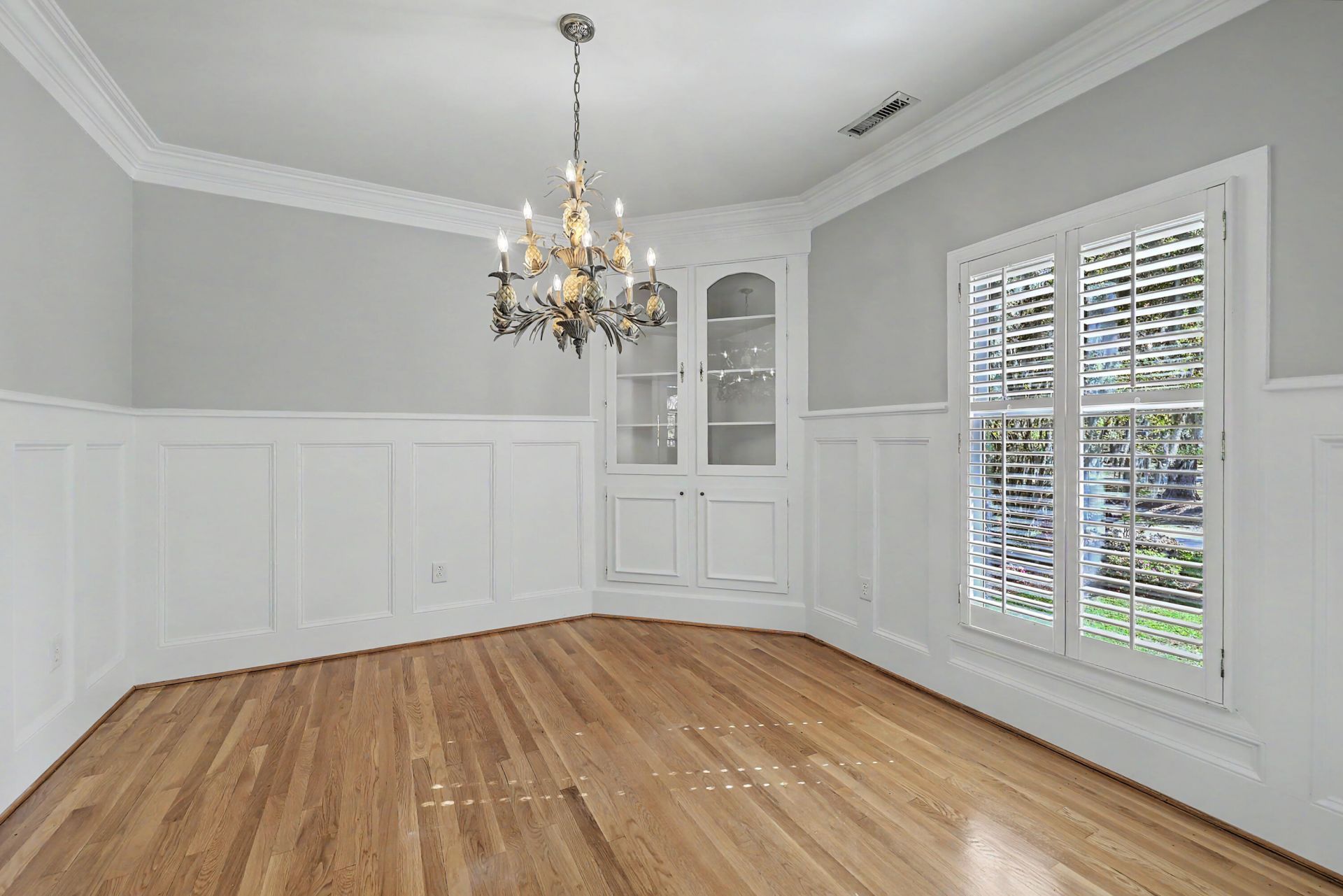 657 N Stiles Drive Photo 10