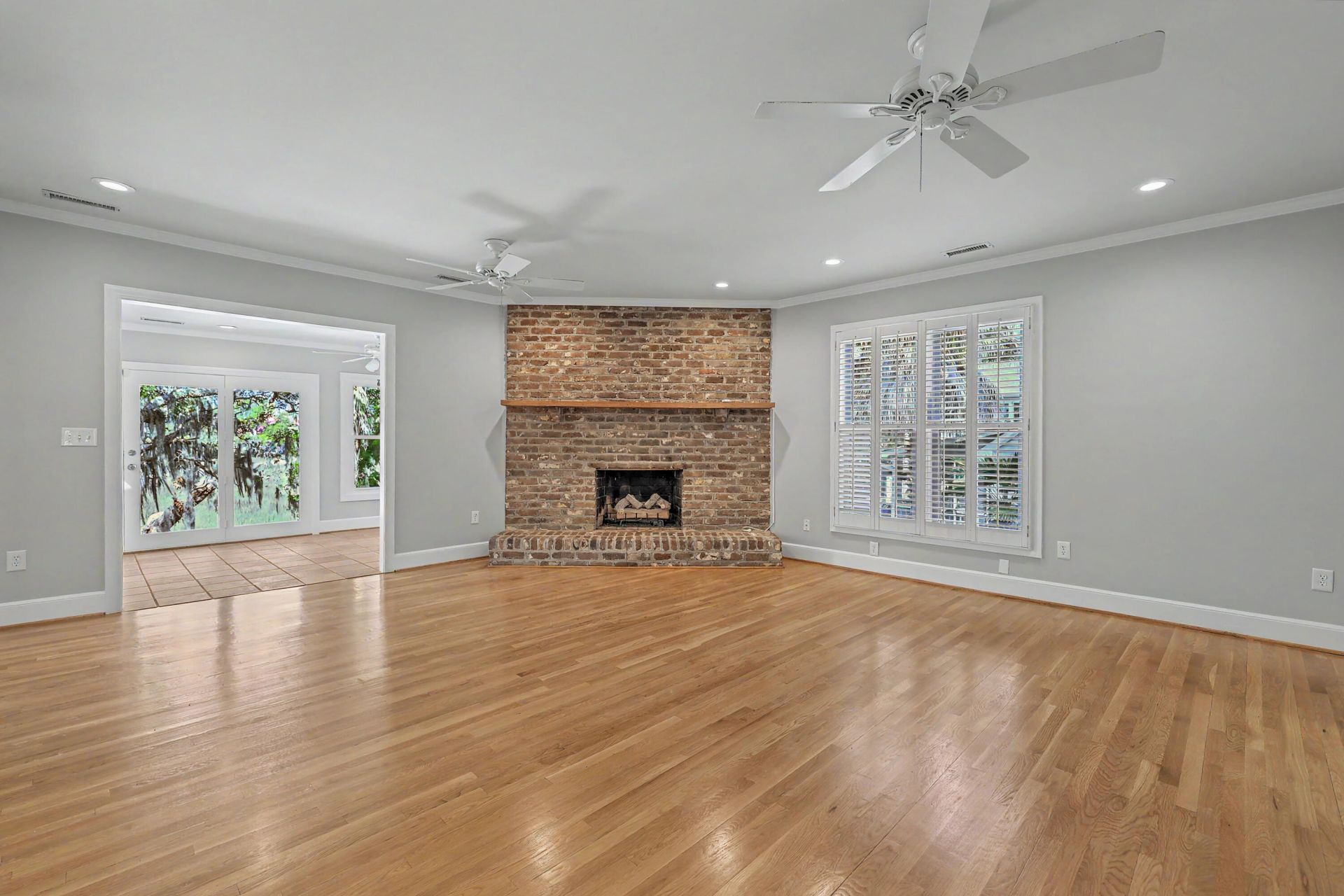 657 N Stiles Drive Photo 12