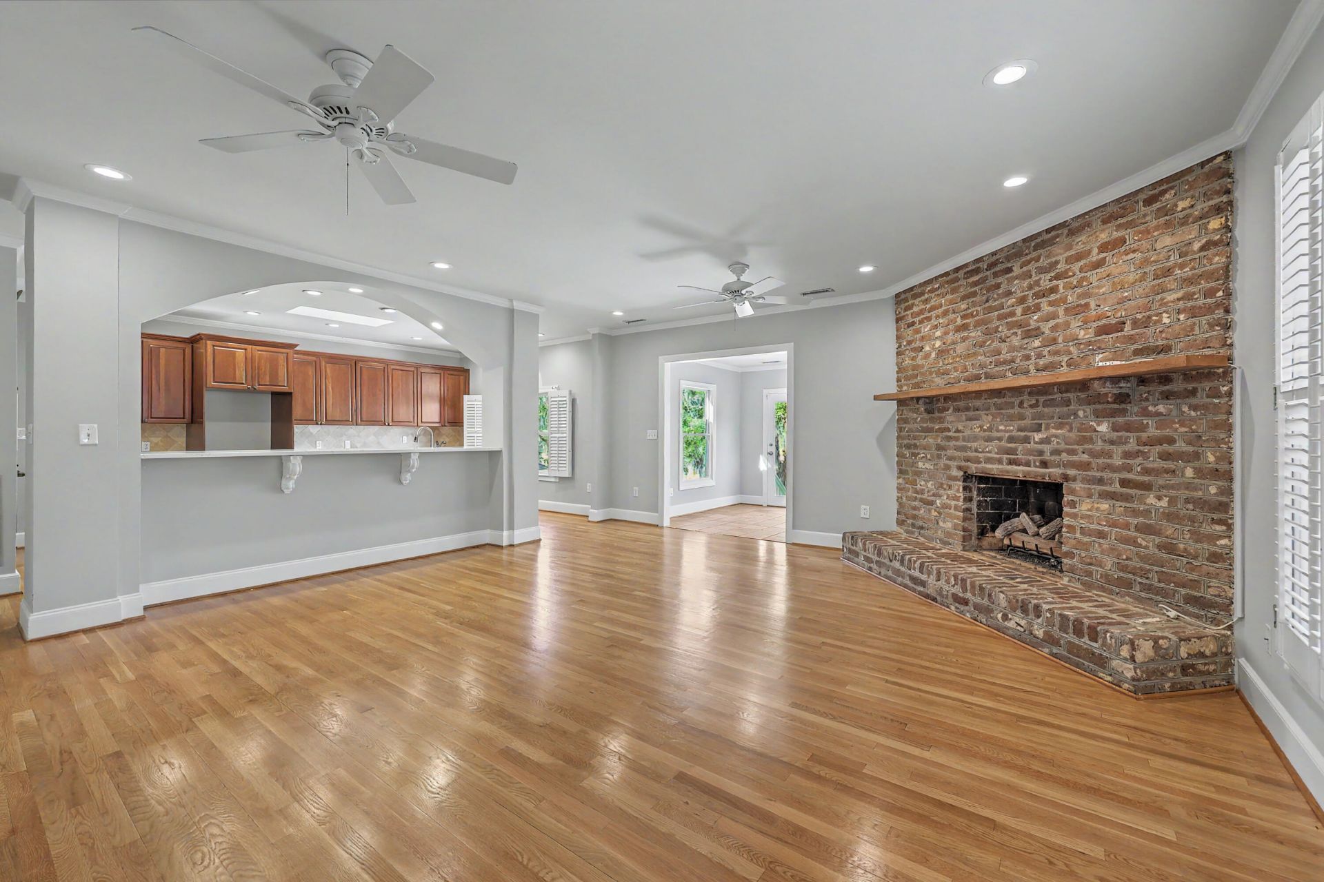 657 N Stiles Drive Photo 14