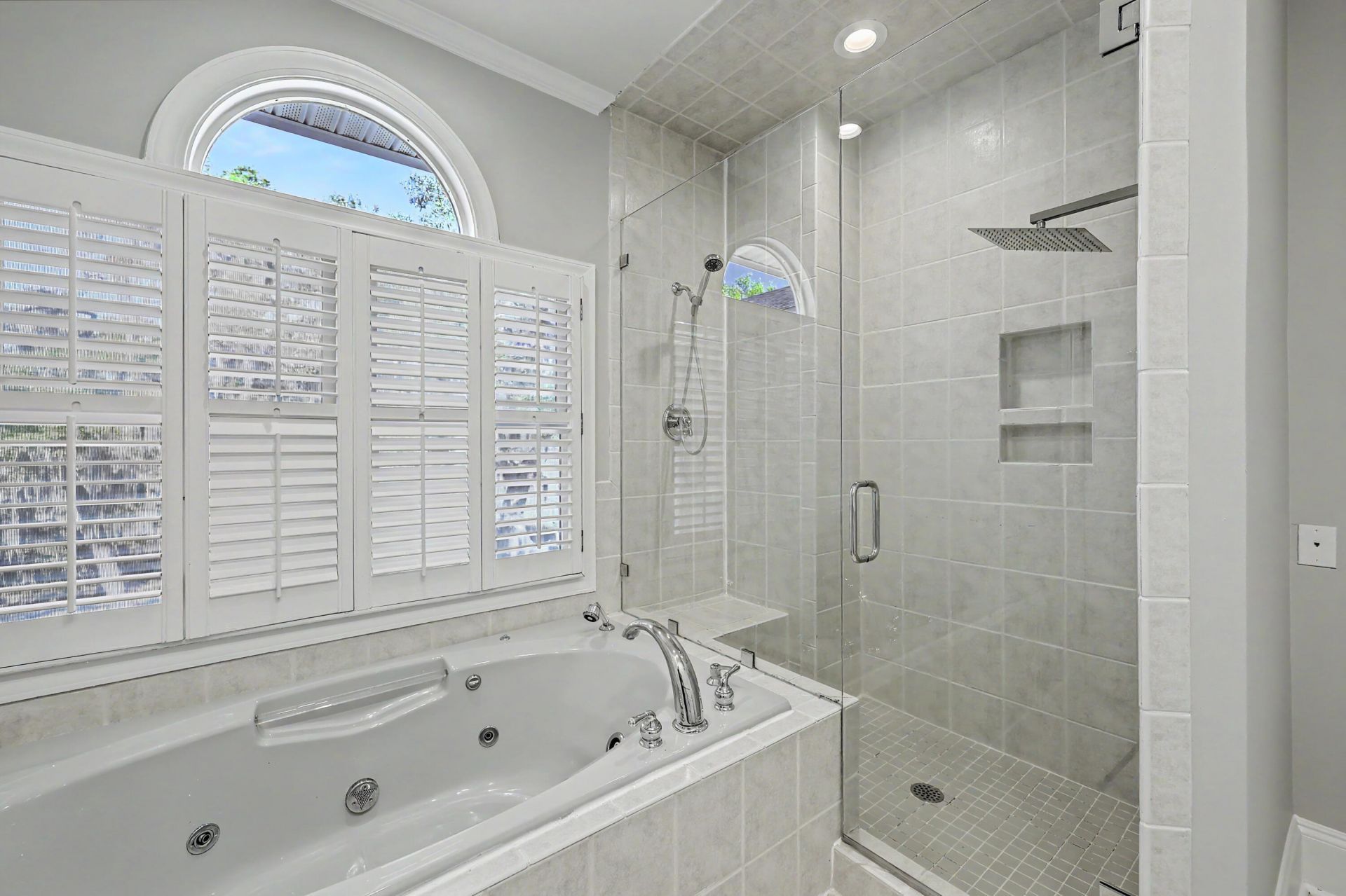 657 N Stiles Drive Photo 27