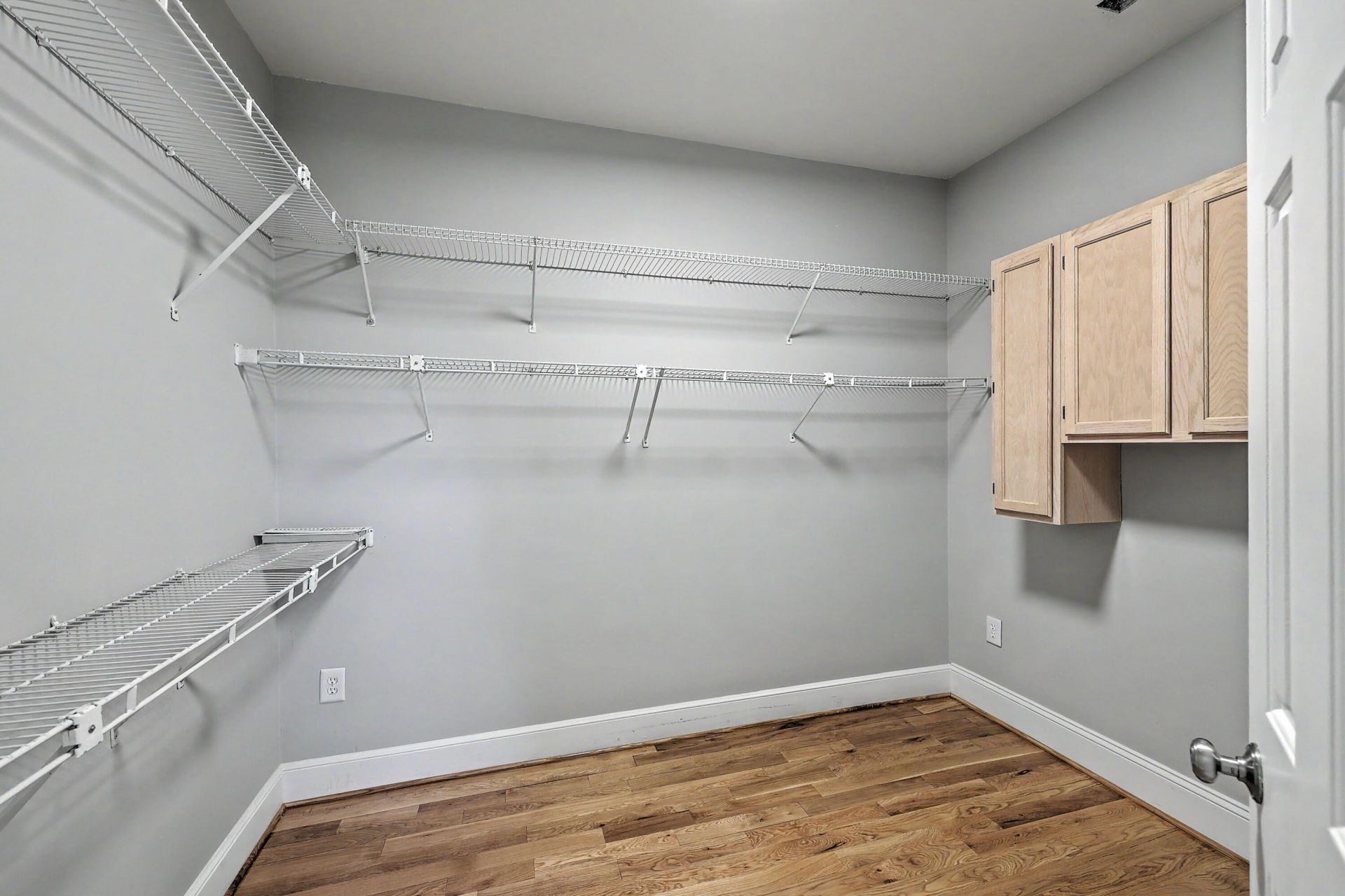 657 N Stiles Drive Photo 28