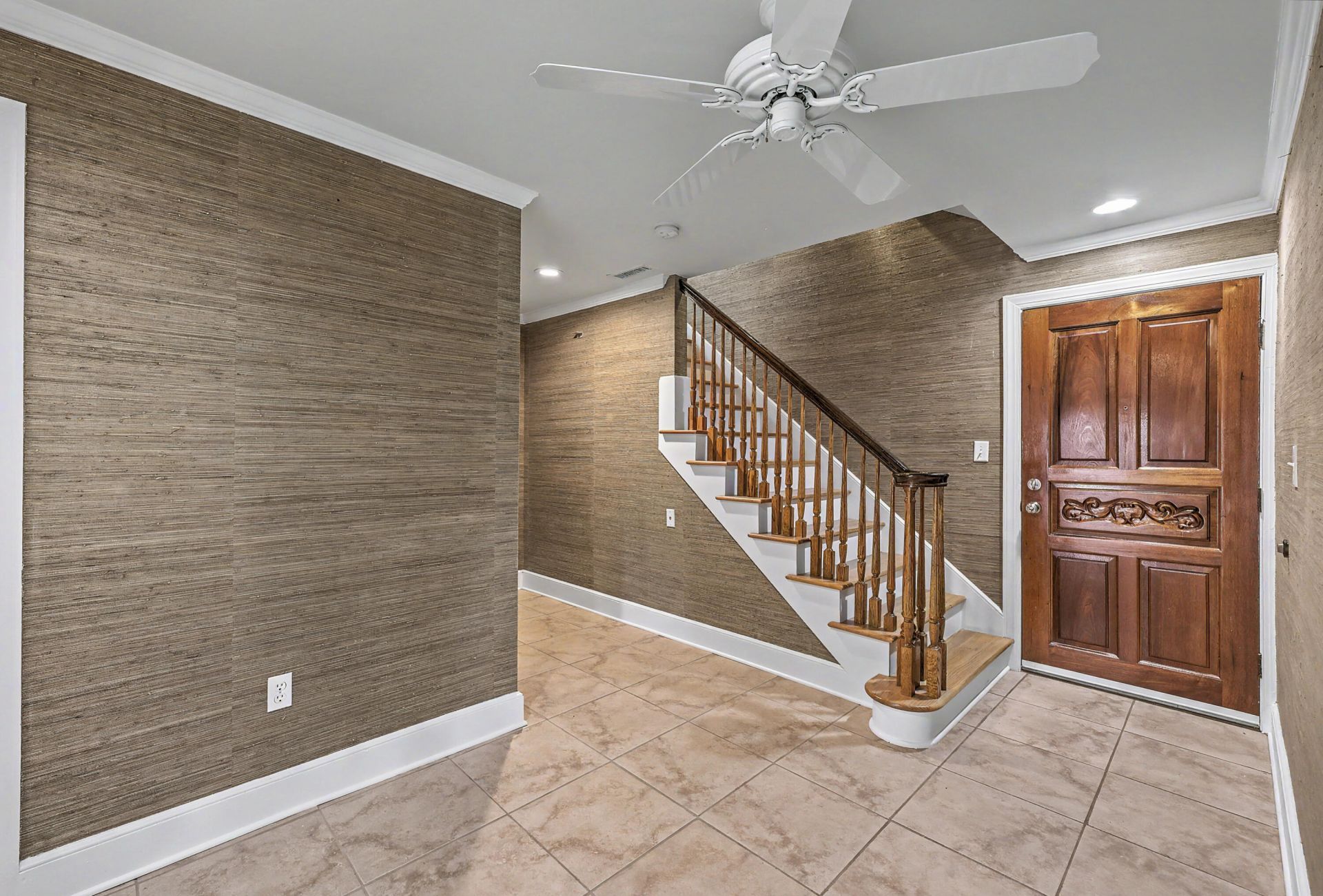 657 N Stiles Drive Photo 33