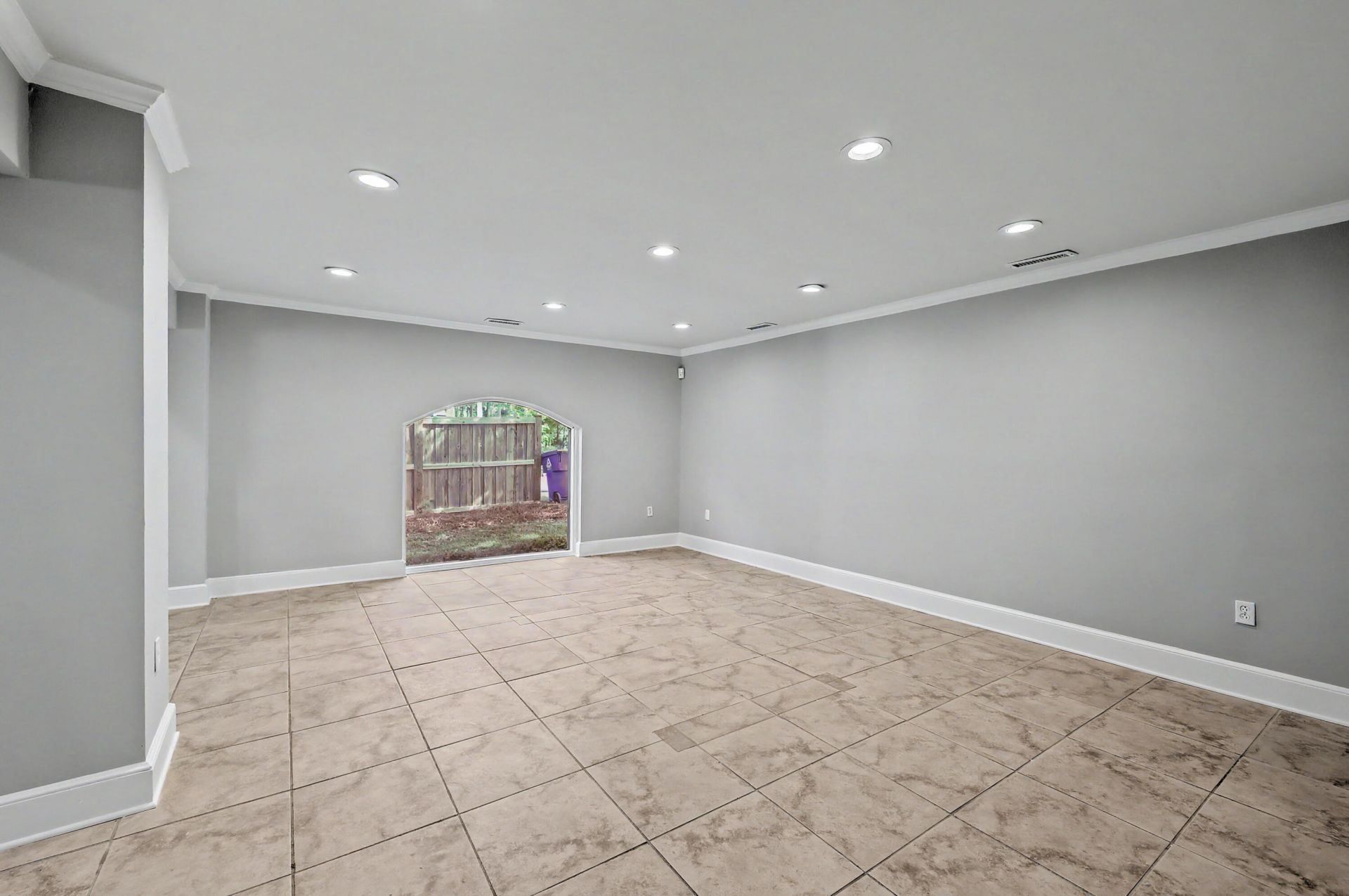 657 N Stiles Drive Photo 34