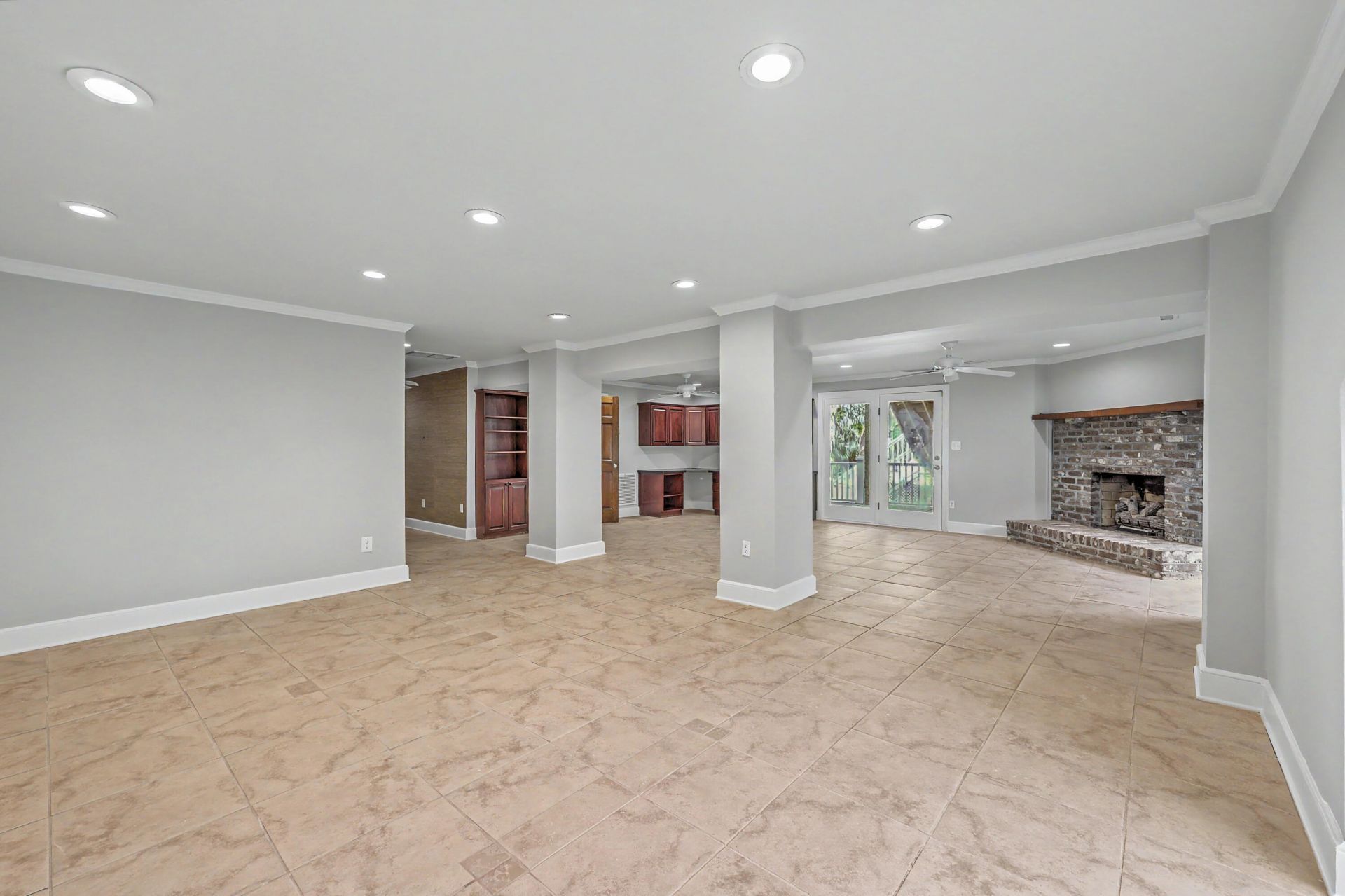 657 N Stiles Drive Photo 36