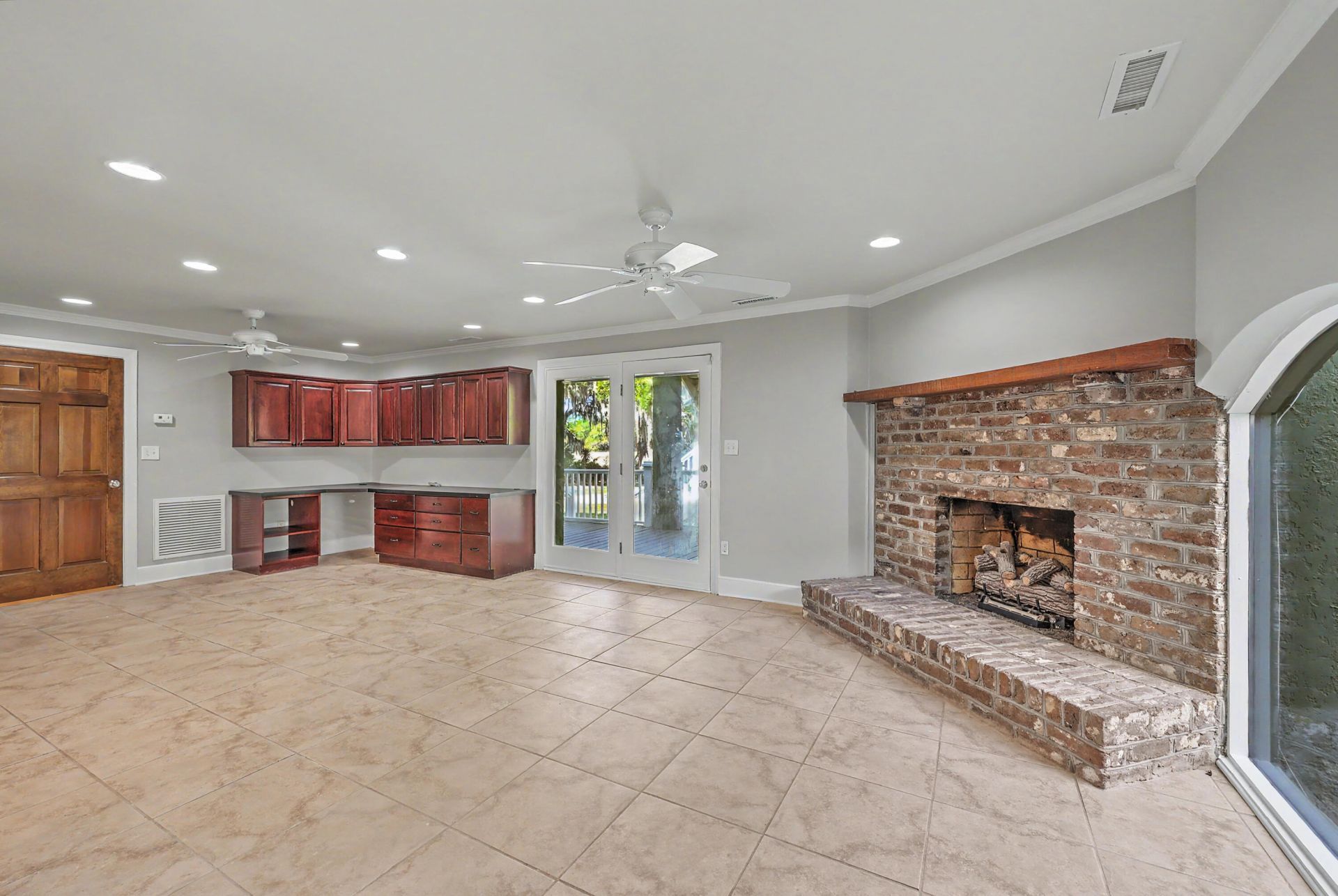 657 N Stiles Drive Photo 38