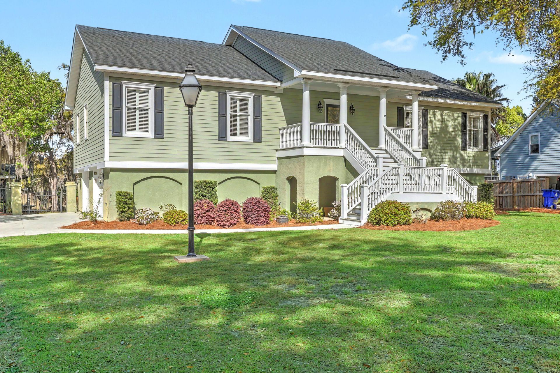 657 N Stiles Drive Photo 4