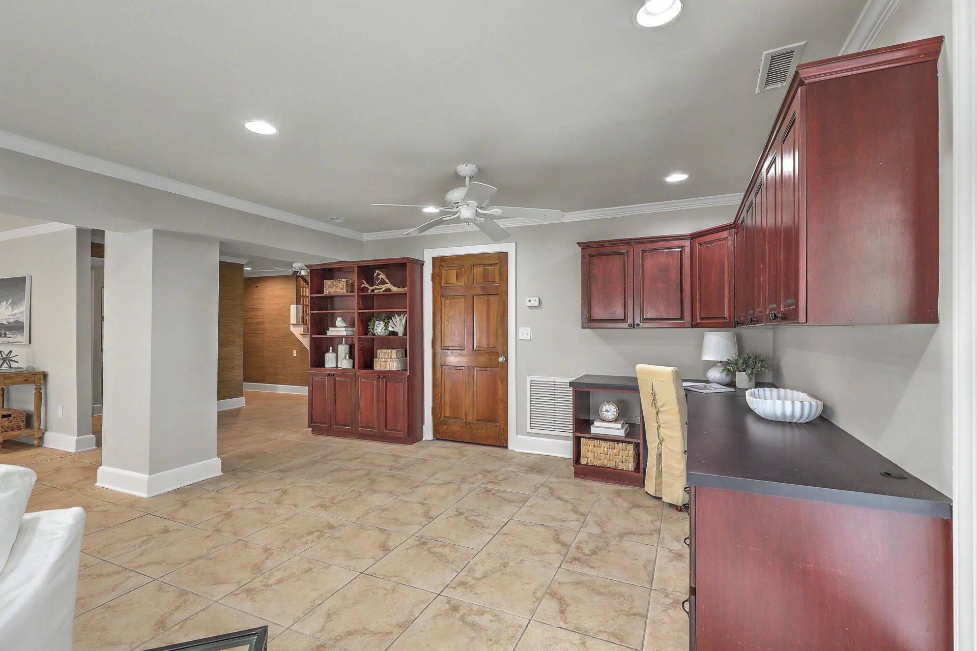 657 N Stiles Drive Photo 42