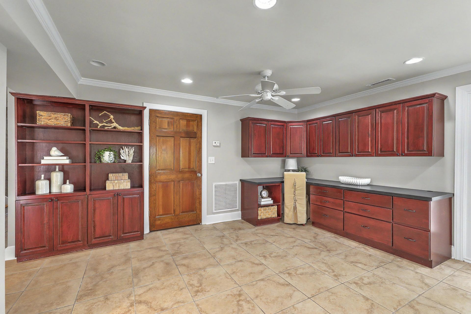 657 N Stiles Drive Photo 44