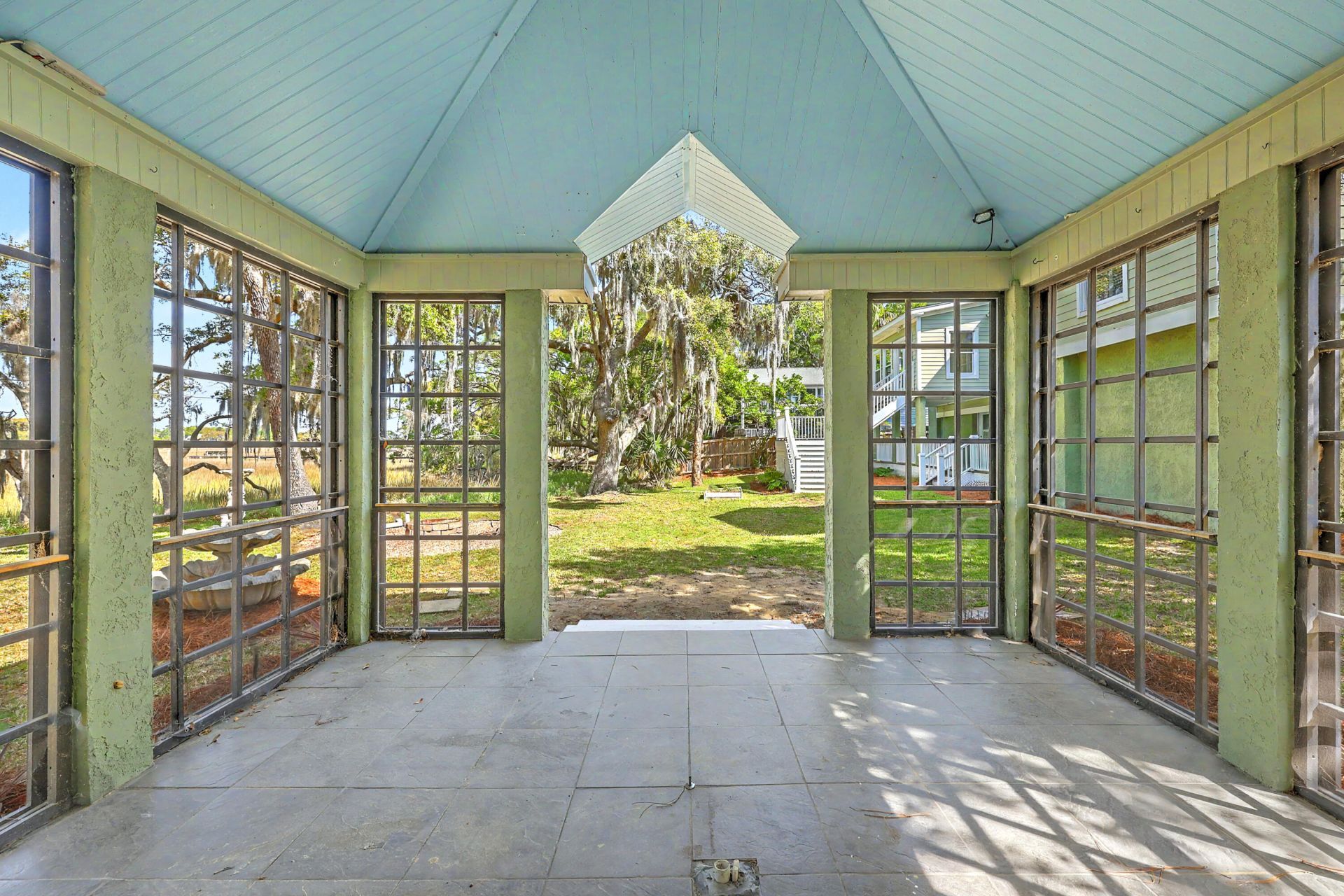 657 N Stiles Drive Photo 46