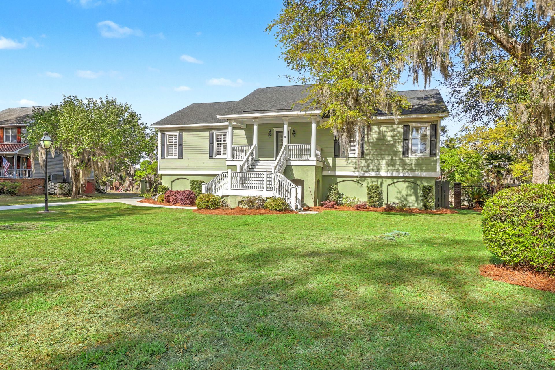 657 N Stiles Drive Photo 47