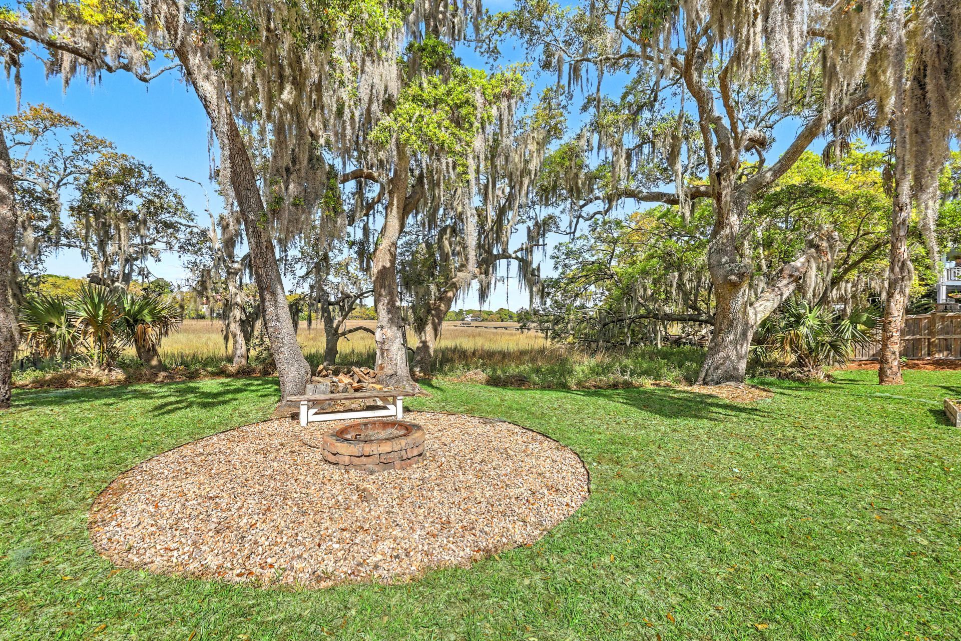 657 N Stiles Drive Photo 48