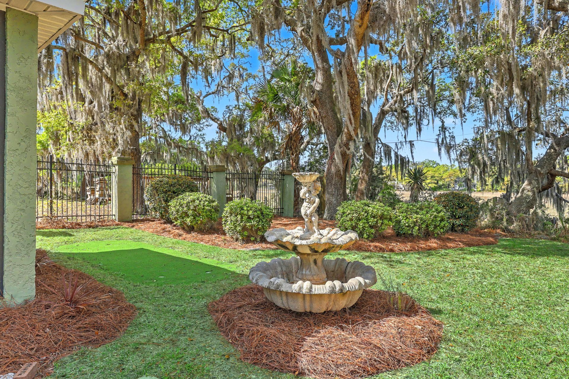 657 N Stiles Drive Photo 49