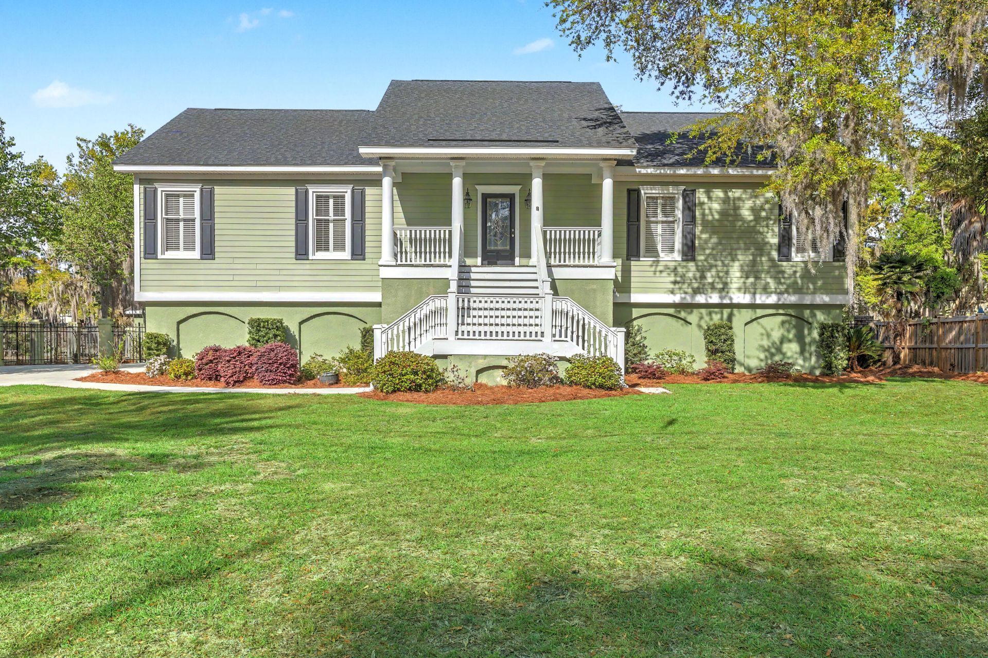 657 N Stiles Drive Photo 5
