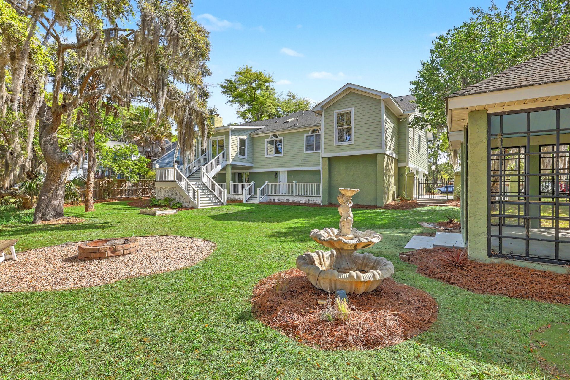 657 N Stiles Drive Photo 51