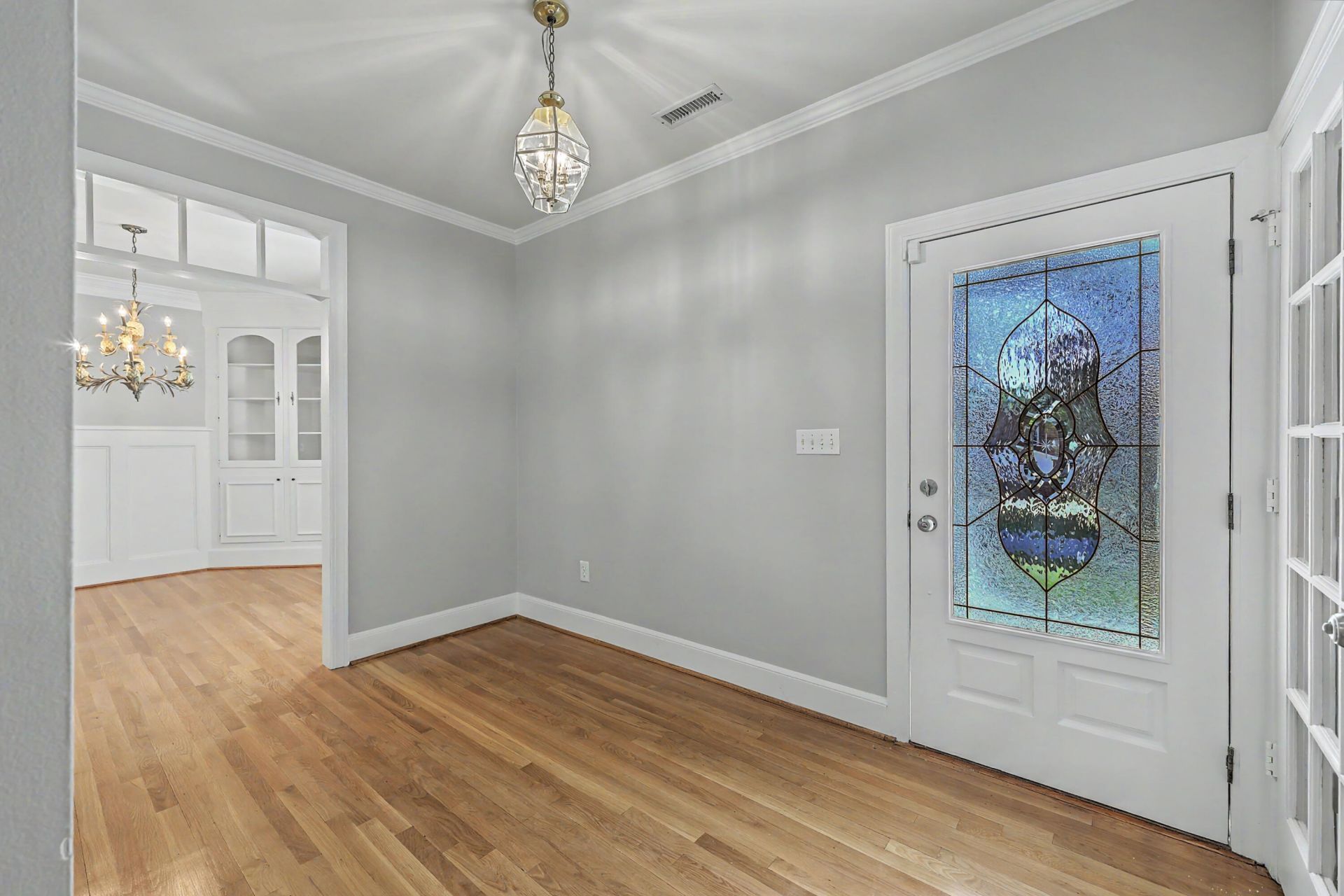 657 N Stiles Drive Photo 8