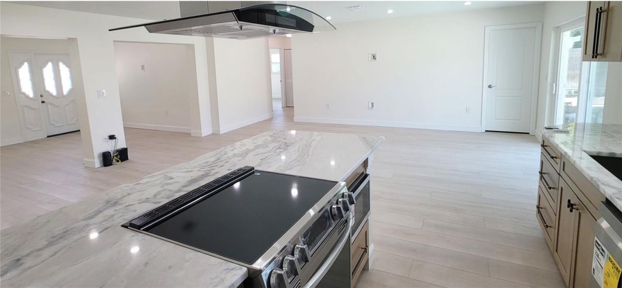 4018 29th Avenue W, Bradenton, FL 34205 Photo