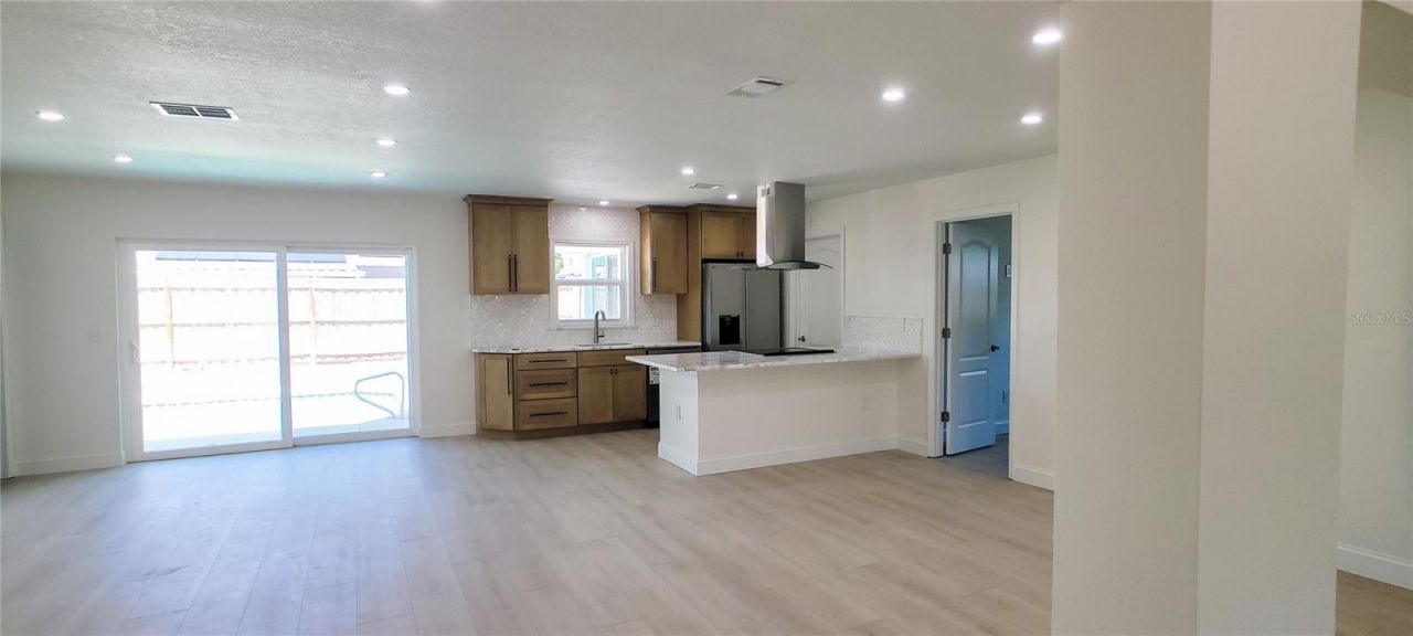 4018 29th Avenue W, Bradenton, FL 34205 Photo