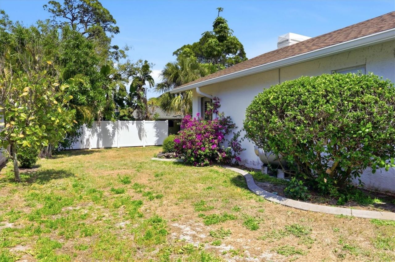 3508 Avenida Madera, Bradenton, FL 34210 Photo