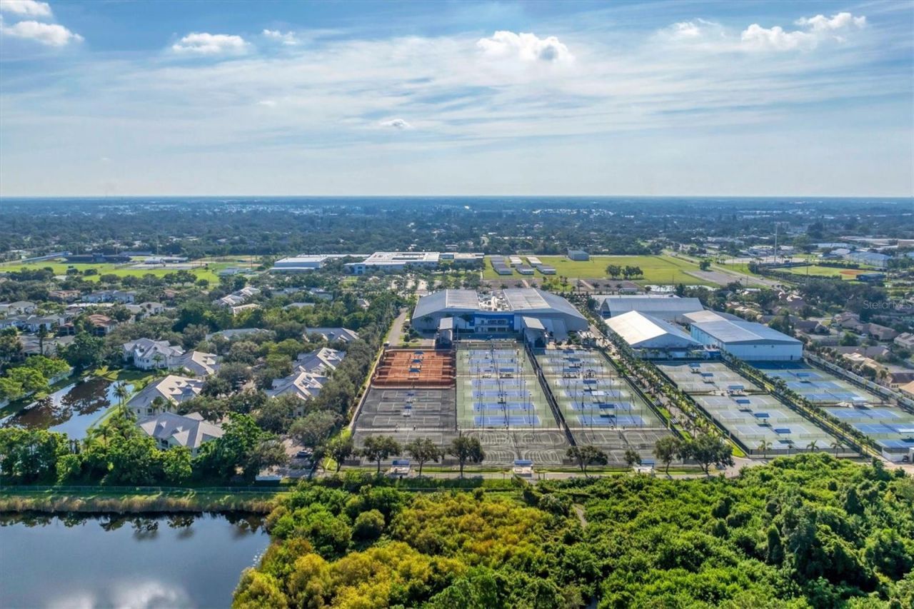 3508 Avenida Madera, Bradenton, FL 34210 Photo