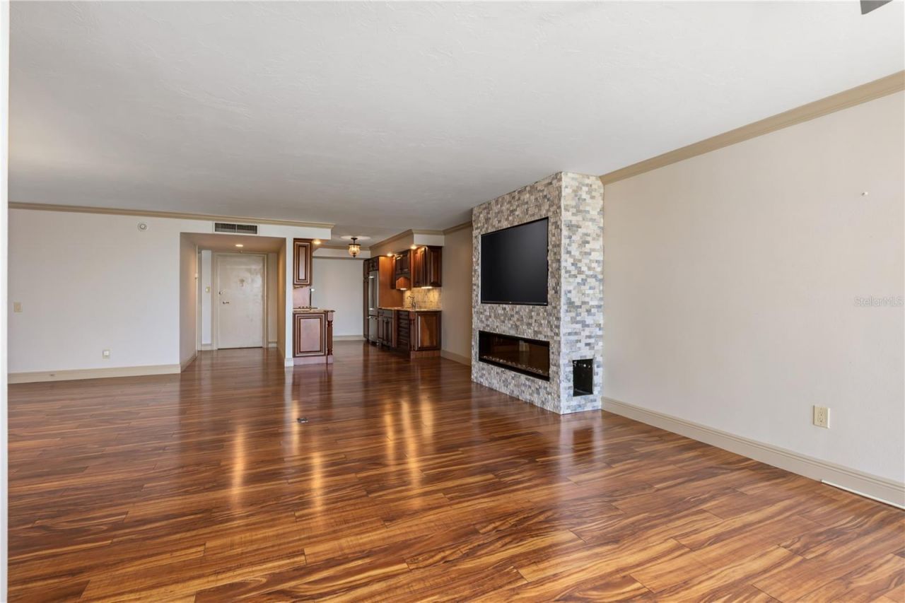 435 S Gulfstream Avenue, Unit 1103, Sarasota, FL 34236 Photo