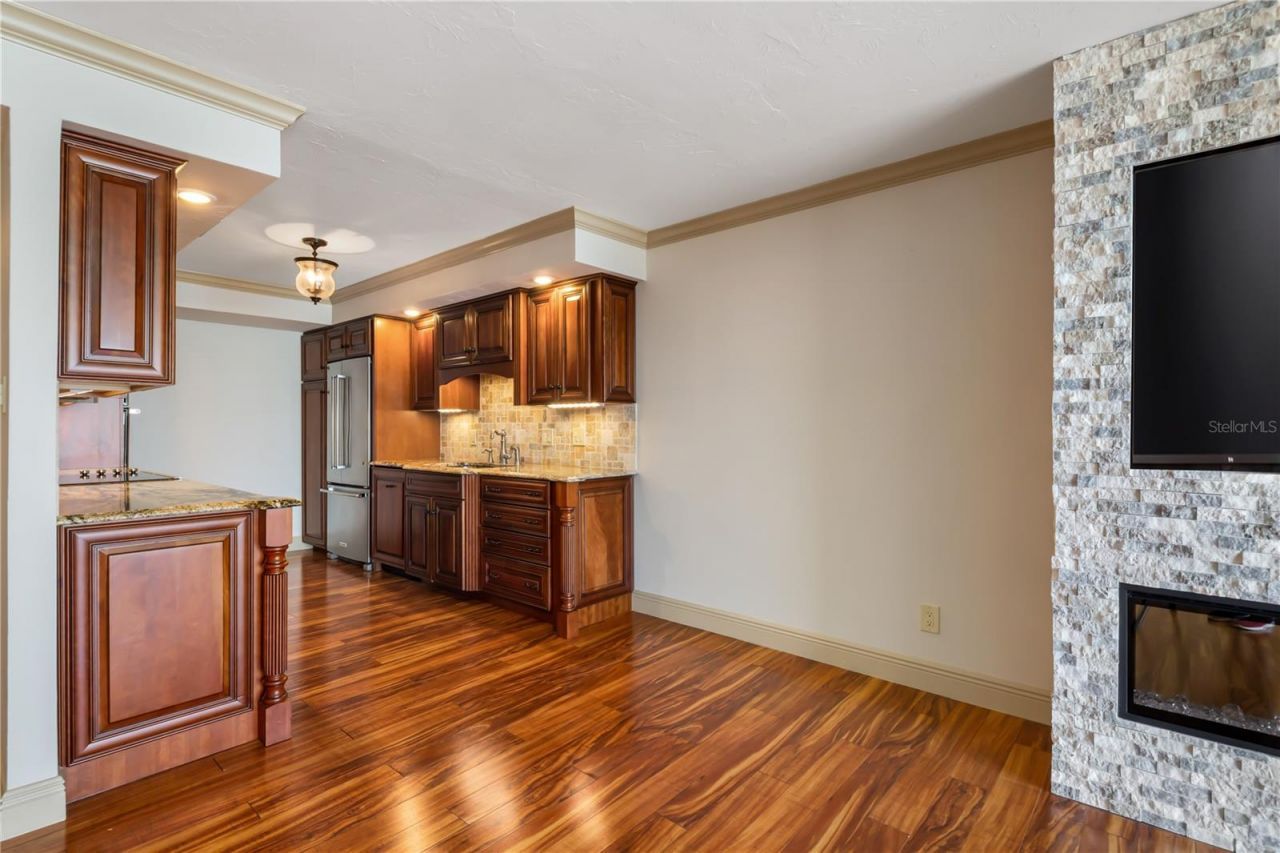 435 S Gulfstream Avenue, Unit 1103, Sarasota, FL 34236 Photo