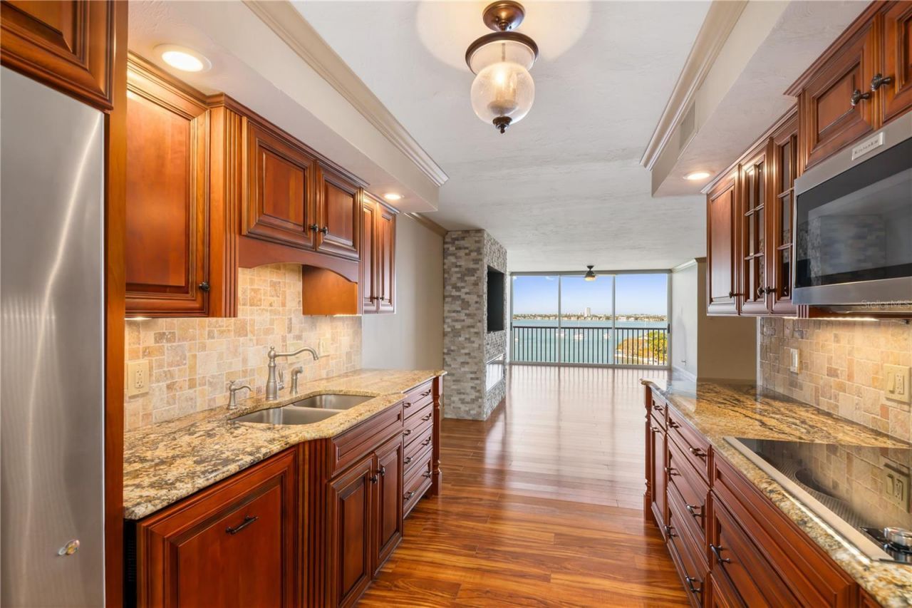 435 S Gulfstream Avenue, Unit 1103, Sarasota, FL 34236 Photo