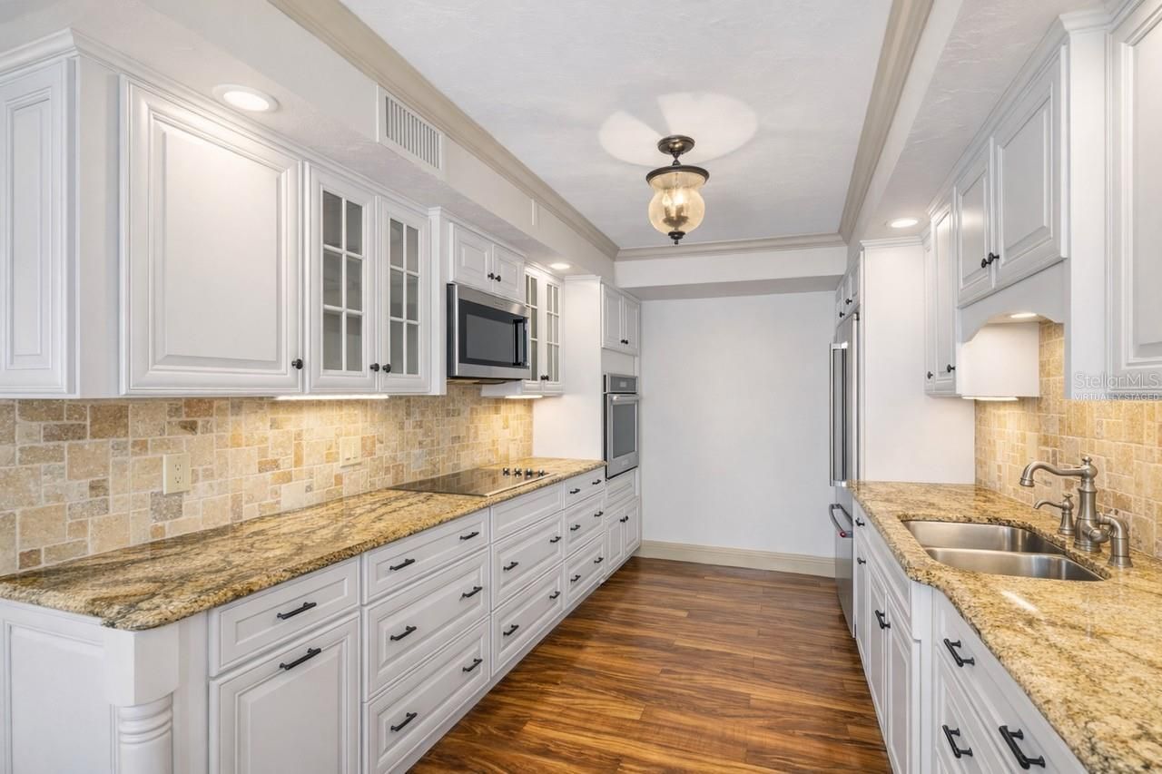 435 S Gulfstream Avenue, Unit 1103, Sarasota, FL 34236 Photo
