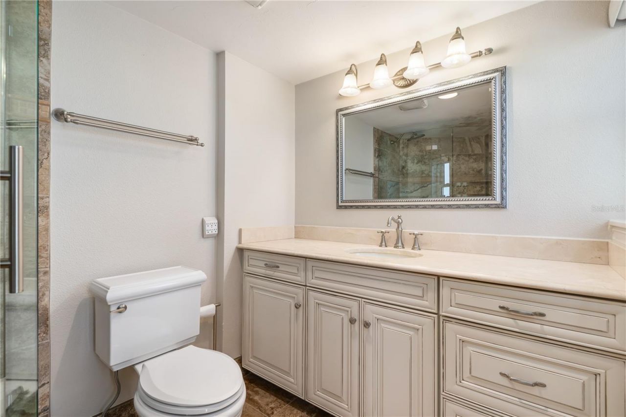 435 S Gulfstream Avenue, Unit 1103, Sarasota, FL 34236 Photo