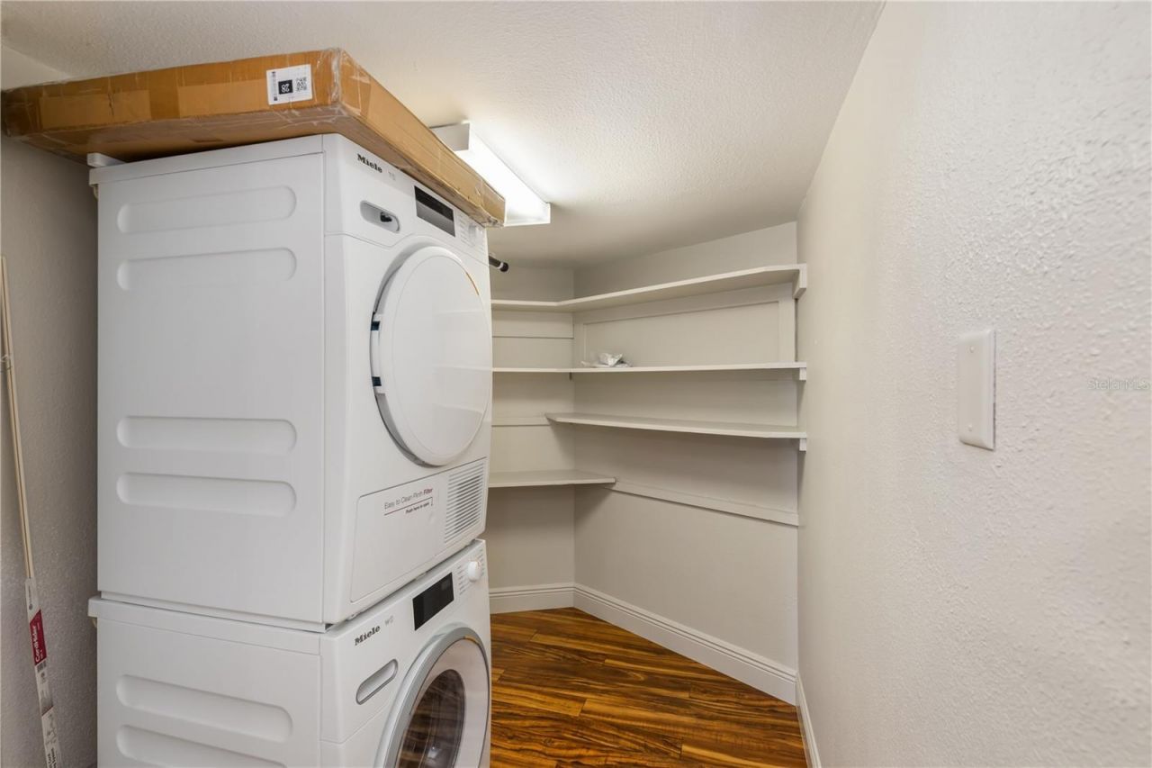 435 S Gulfstream Avenue, Unit 1103, Sarasota, FL 34236 Photo