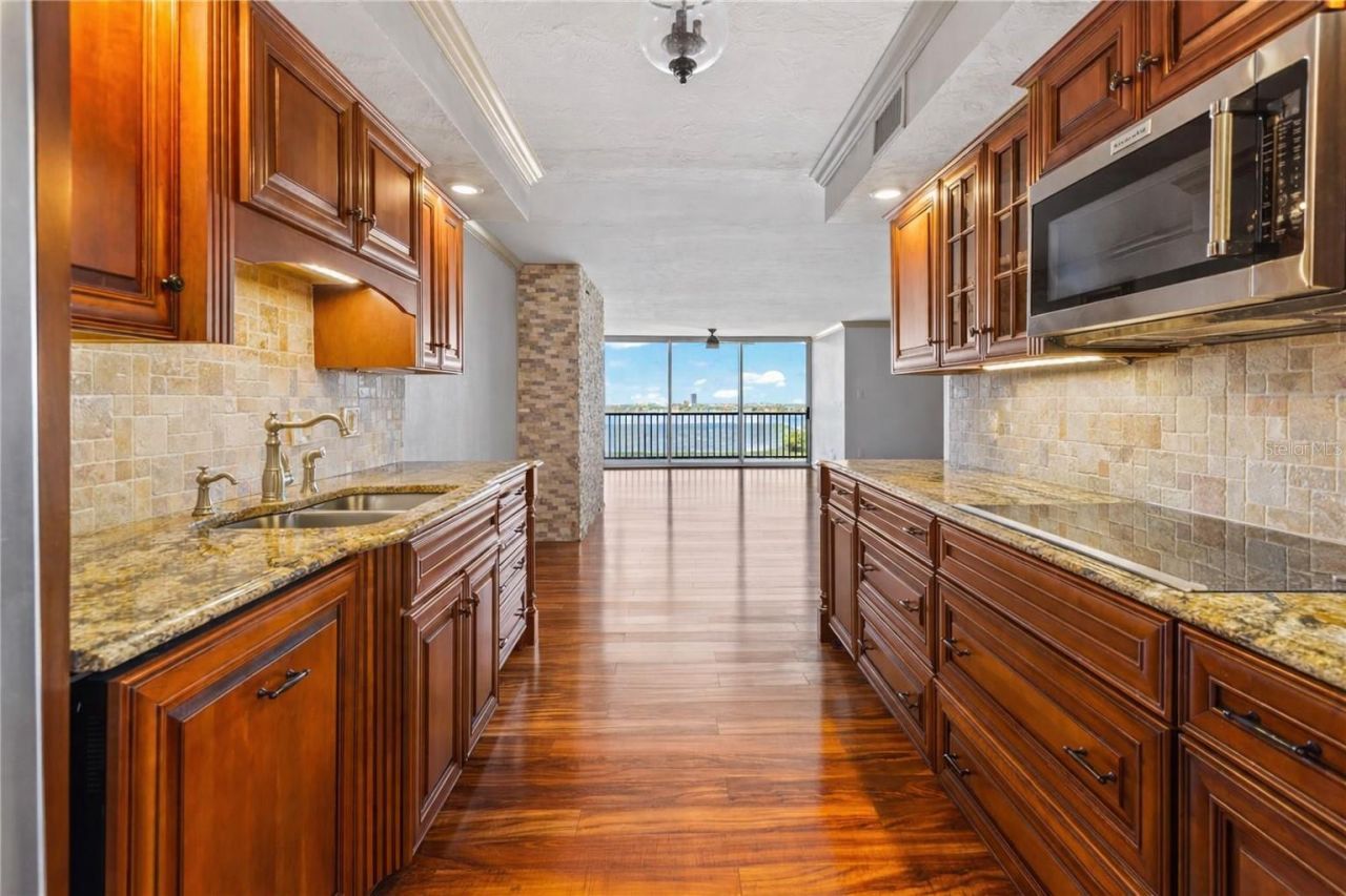 435 S Gulfstream Avenue , Unit 1103, Sarasota, FL 34236 Photo