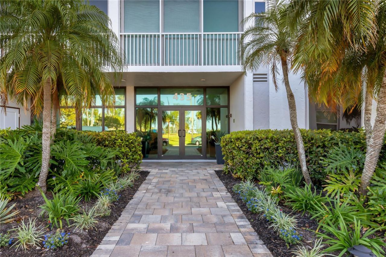 435 S Gulfstream Avenue, Unit 1103, Sarasota, FL 34236 Photo