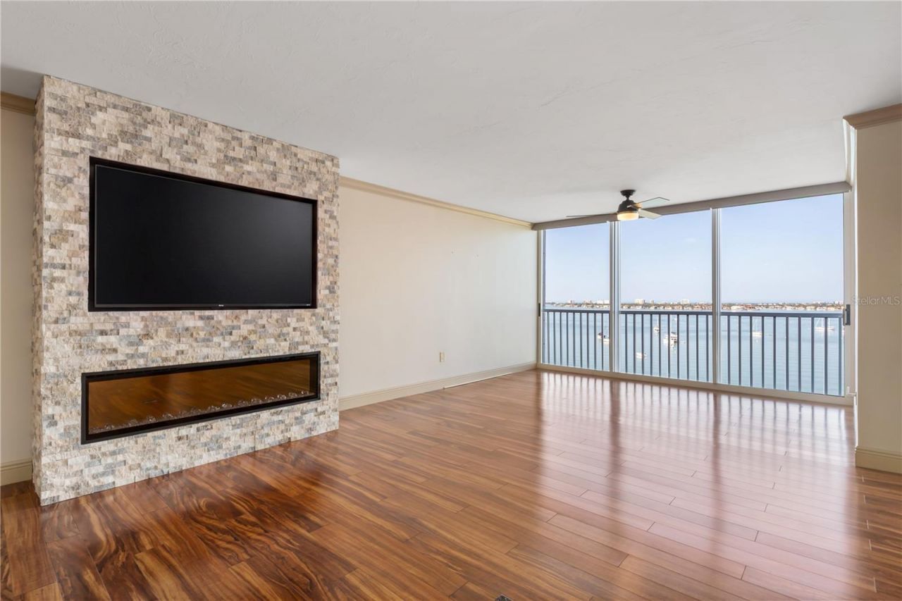 435 S Gulfstream Avenue, Unit 1103, Sarasota, FL 34236 Photo