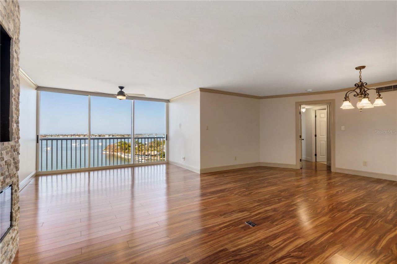 435 S Gulfstream Avenue, Unit 1103, Sarasota, FL 34236 Photo