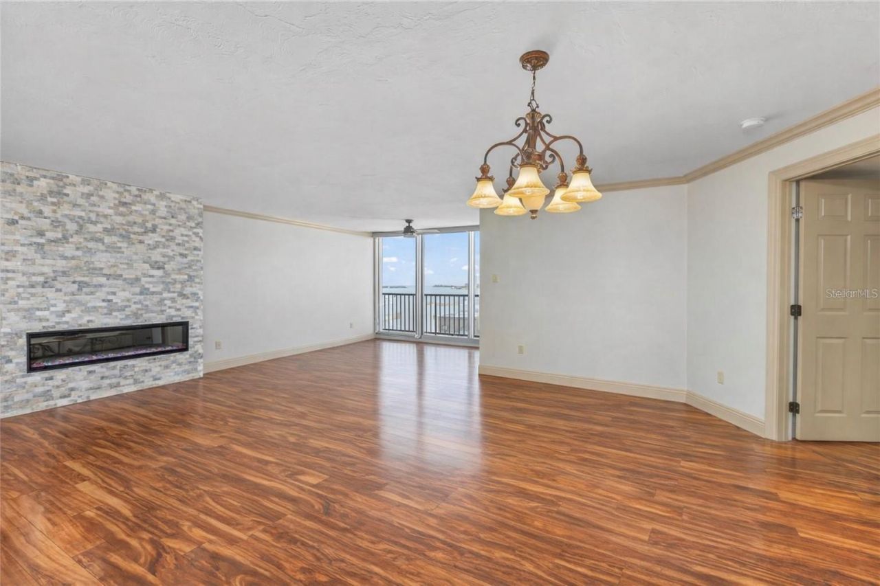 435 S Gulfstream Avenue , Unit 1103, Sarasota, FL 34236 Photo