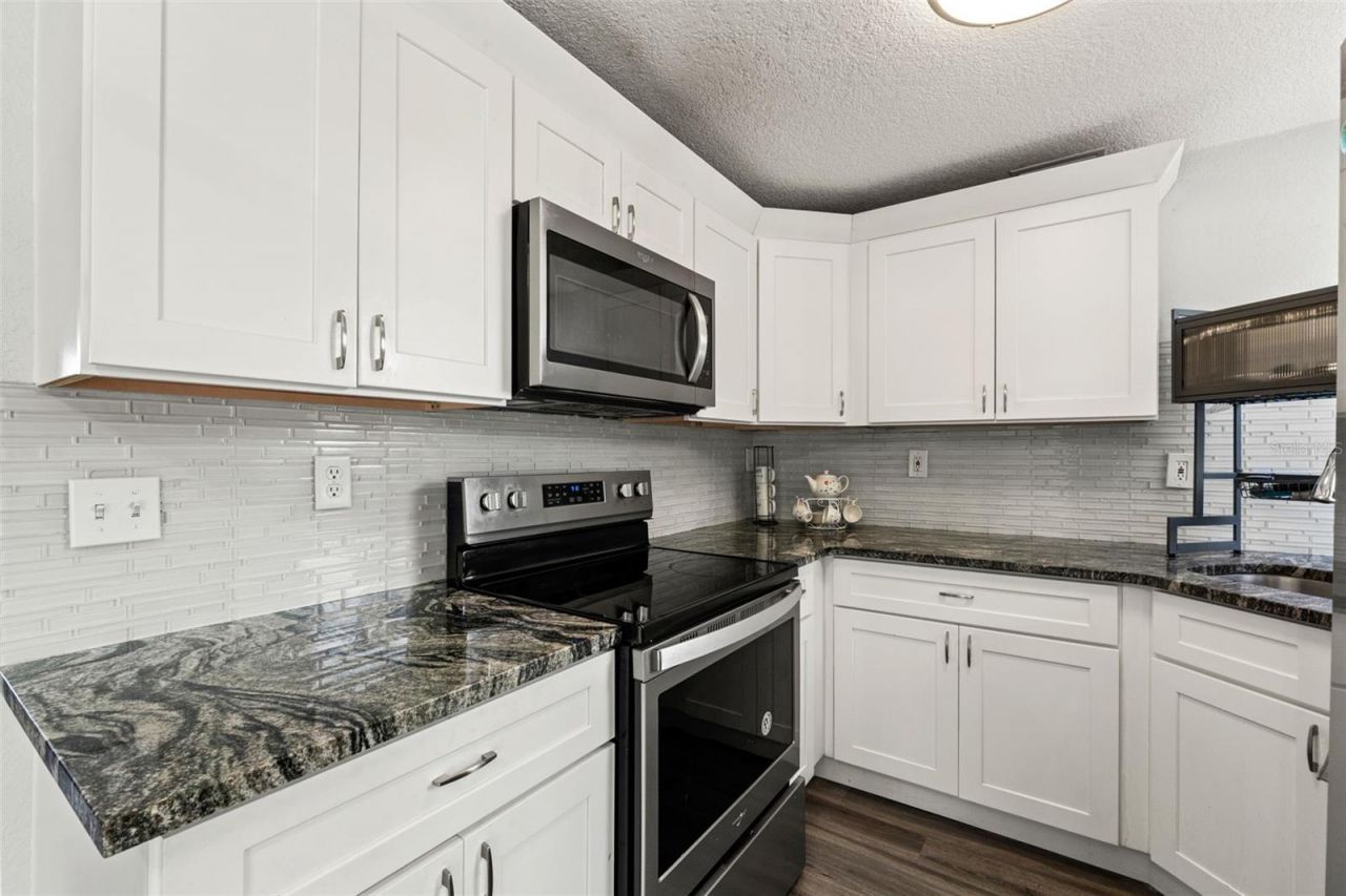 8996 Southern Comfort Drive , Largo, FL 33773 Photo