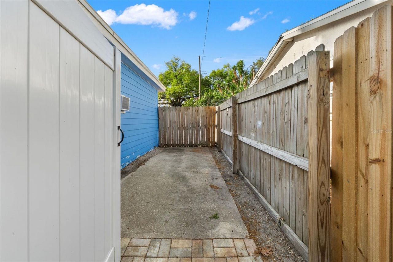 8996 Southern Comfort Drive , Largo, FL 33773 Photo